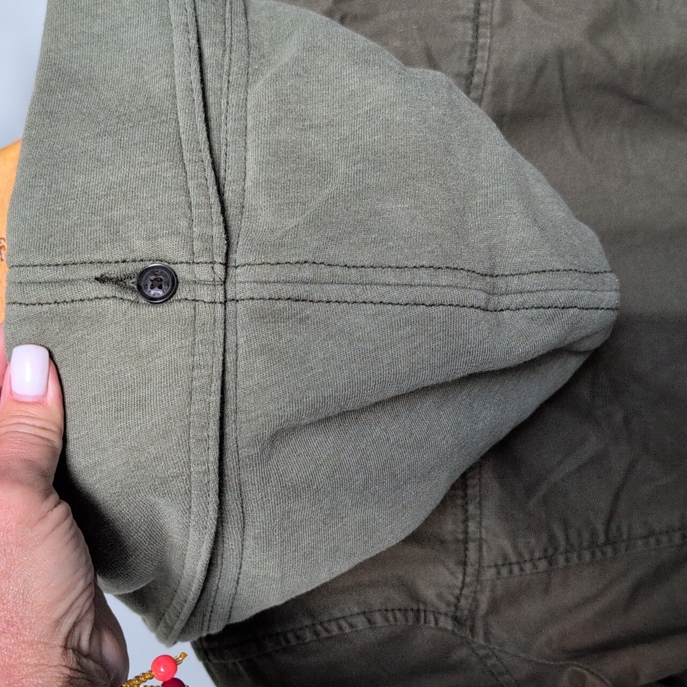 Hollister Women's Jacket. Army Green. Size Small - Picture 5 of 10